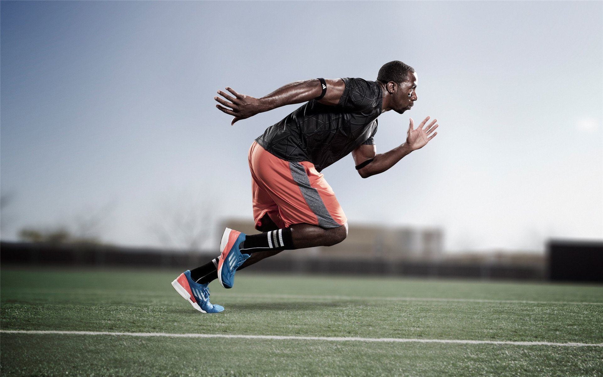 “极速逆转！车手在绝境中实现惊天翻盘”