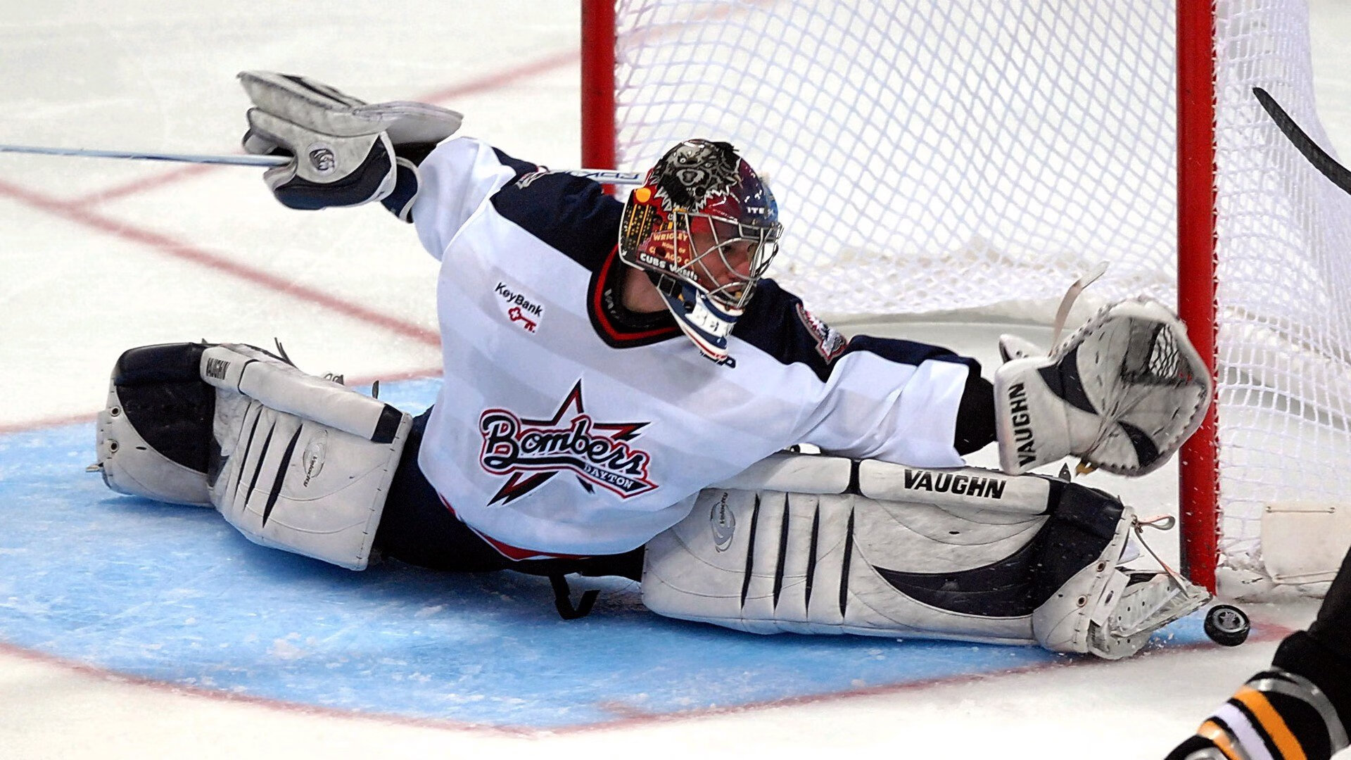 电竞比赛中的团队精神：信任配合，共同努力，电竞团队成员